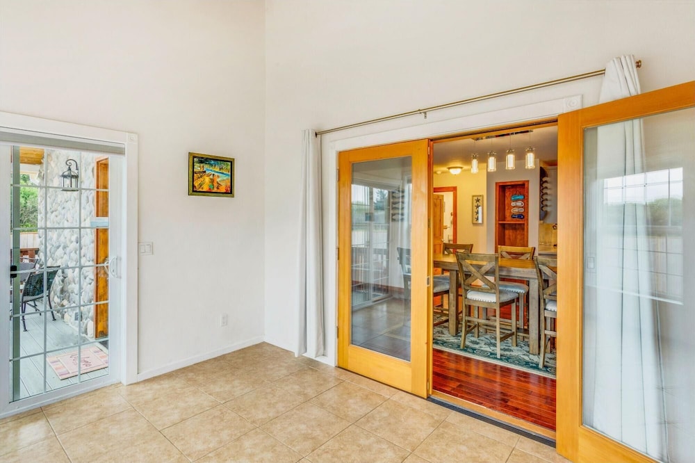 Cobblestone Cottage in Ocean Shores