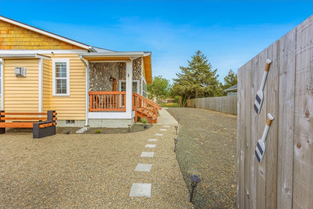 Cobblestone Cottage in Ocean Shores