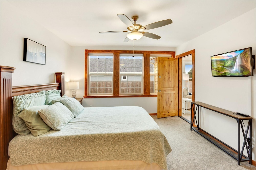 Cobblestone Cottage in Ocean Shores