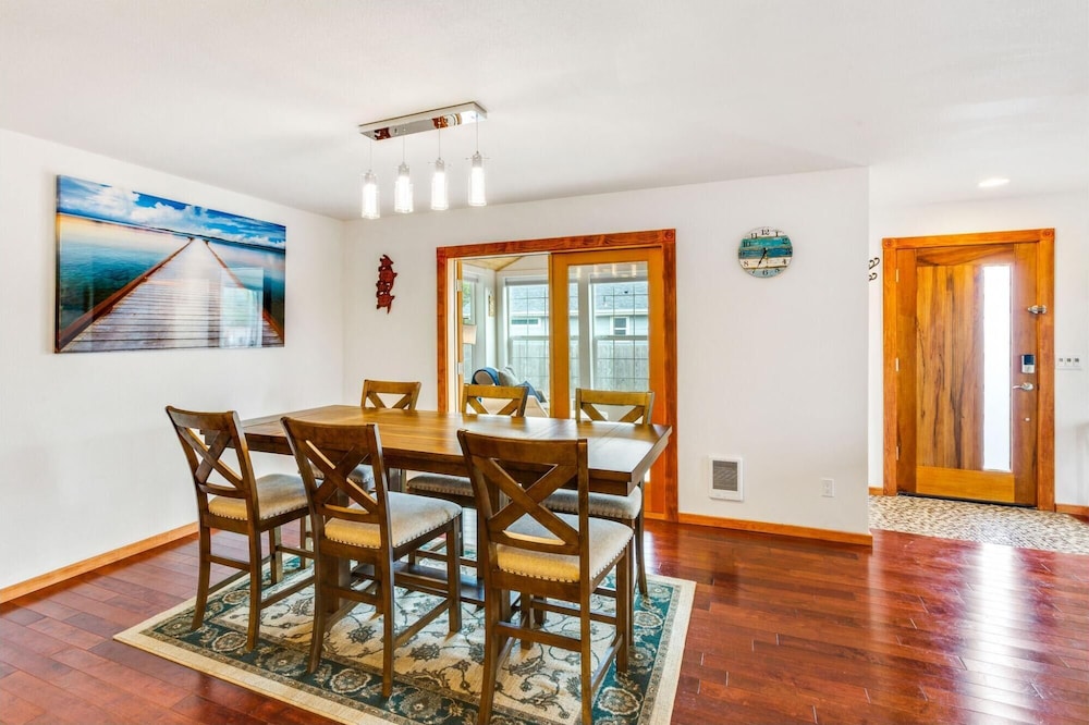 Cobblestone Cottage in Ocean Shores