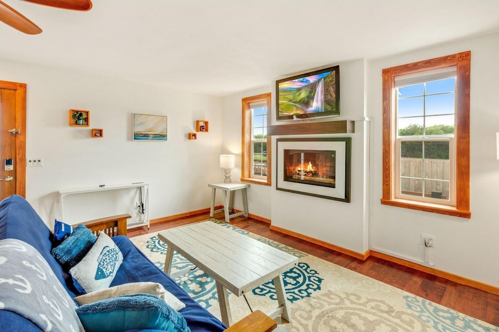 Cobblestone Cottage in Ocean Shores