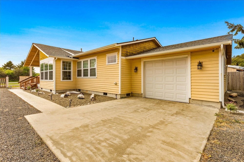 Cobblestone Cottage in Ocean Shores