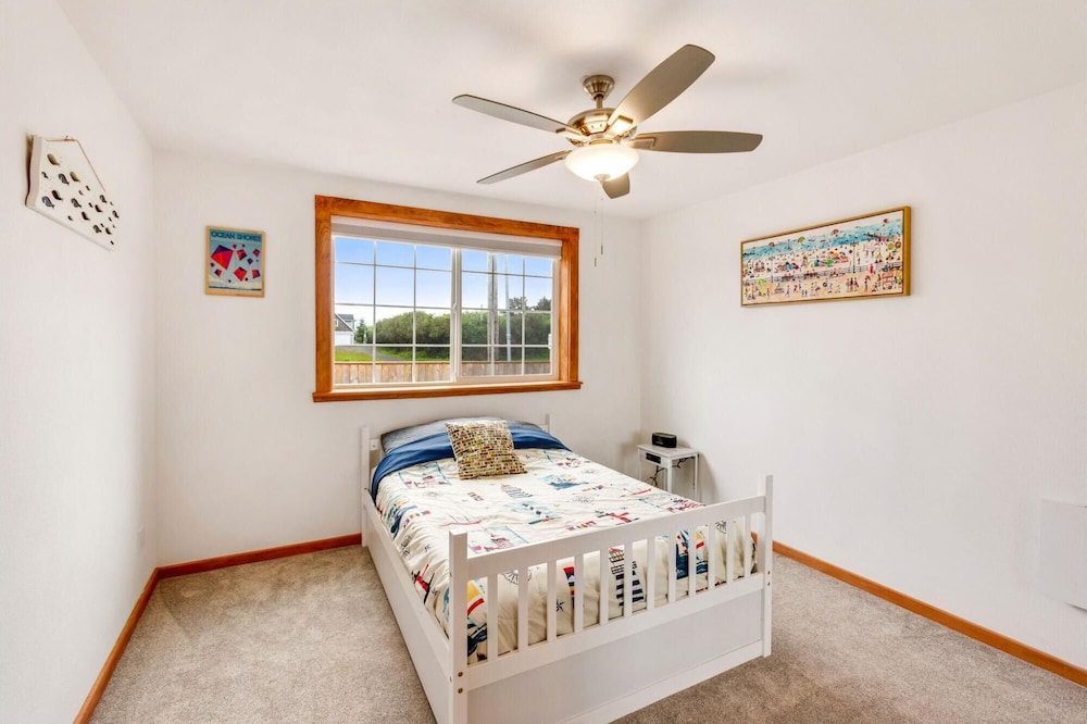 Cobblestone Cottage in Ocean Shores