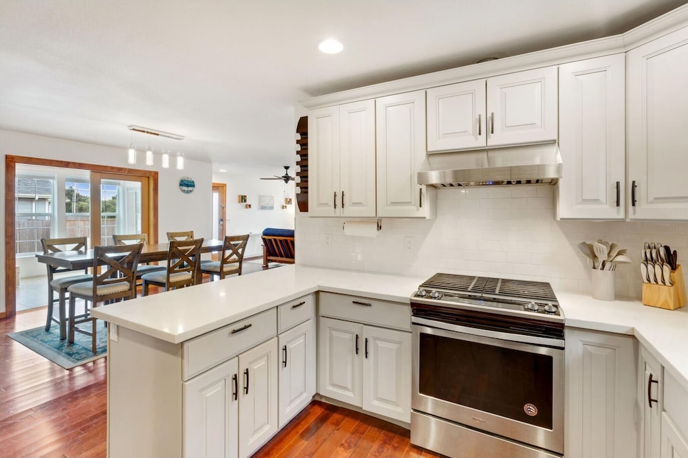 Cobblestone Cottage in Ocean Shores