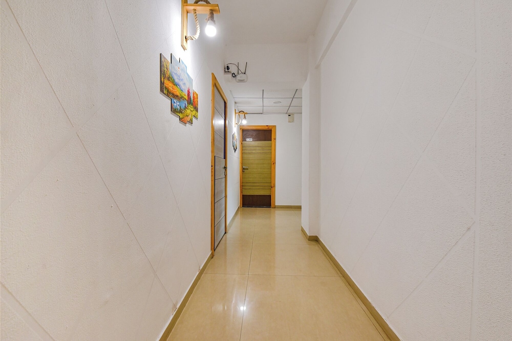 Hotel Solitaire Luxurious AC Rooms Surat