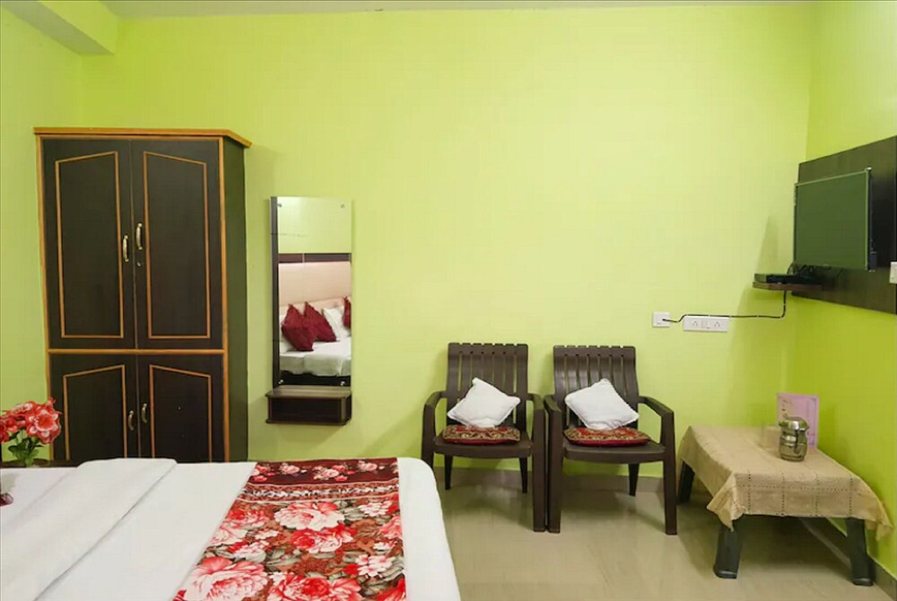 Goroomgo Delight Homestay Dalhousie view 3