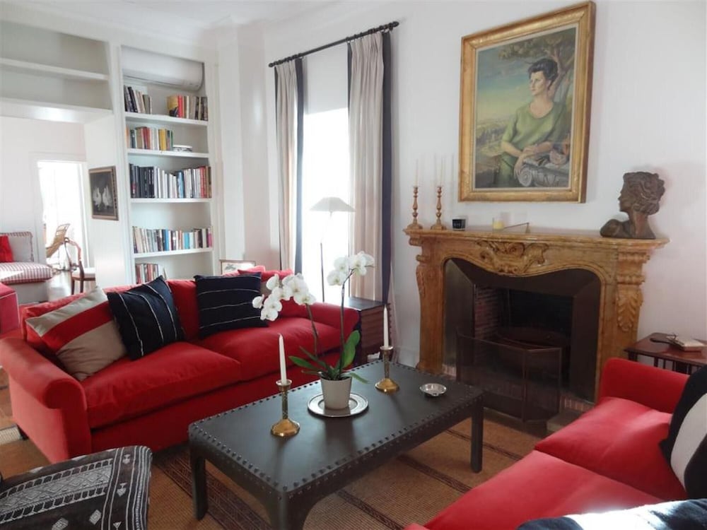 La Camelia an Elegant and Extravagant 2 Bedroom Apartment