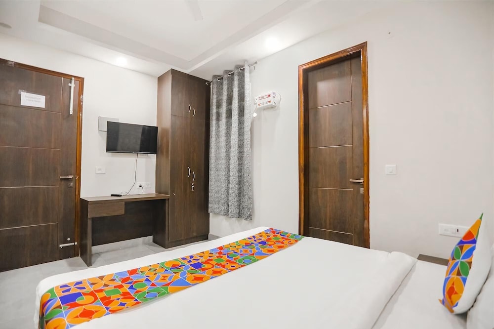 Fabhotel Signature Inn I
