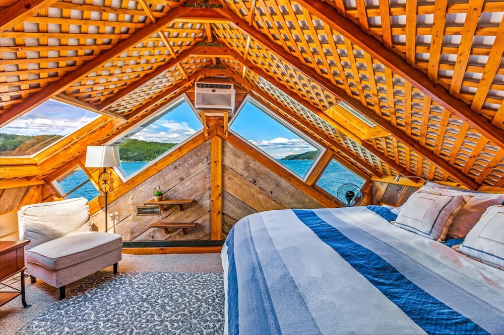 Utopia Cove in Union