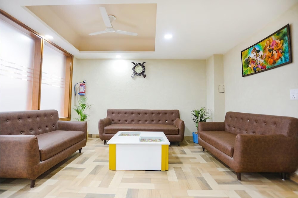 Fabhotel Signature Inn I