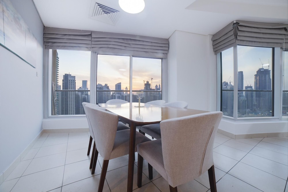 Upgraded Apartment w Stunning Burj Khalifa View