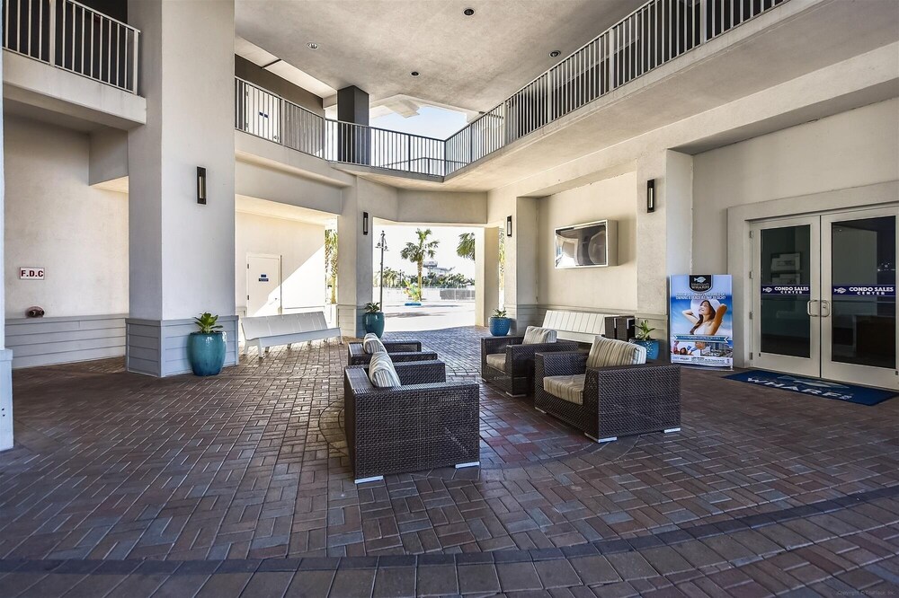 Laketown Wharf 1003, Gulf View, Sleeps 6. Free Fun! Updated! 1 Bedroom Condo by RedAwning view 4