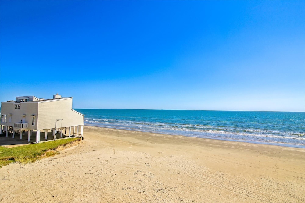 Pirates' Beach Retreat in Galveston, US