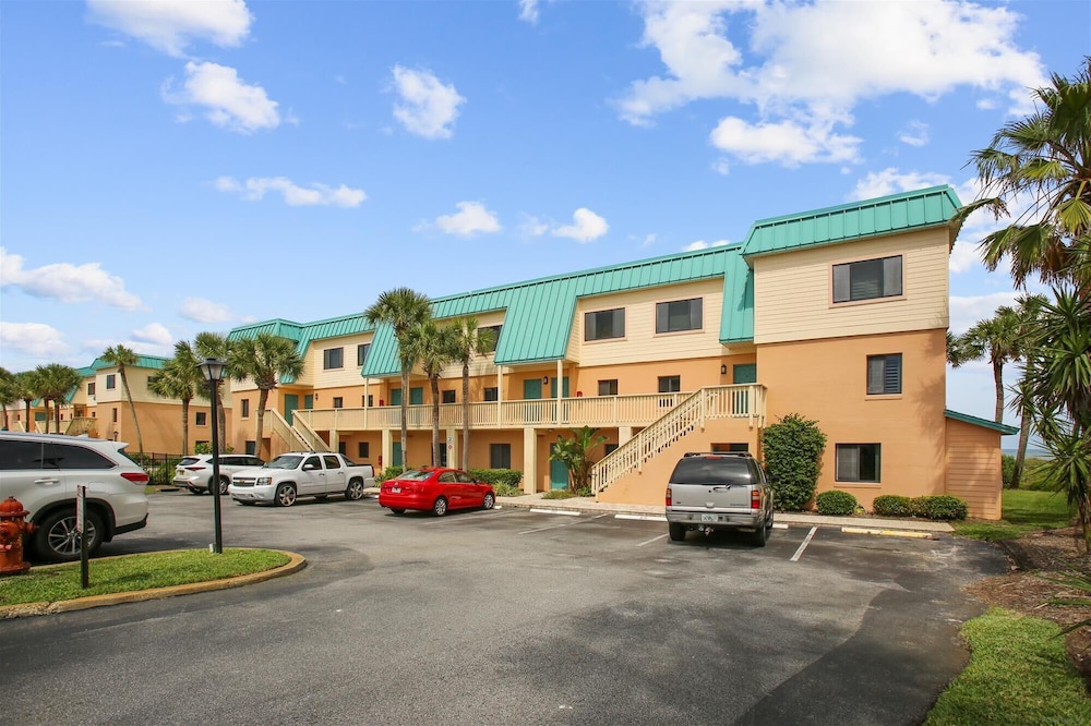Oceanfront Splendor: Luxe Sea Haven Condo Near St. Augustine