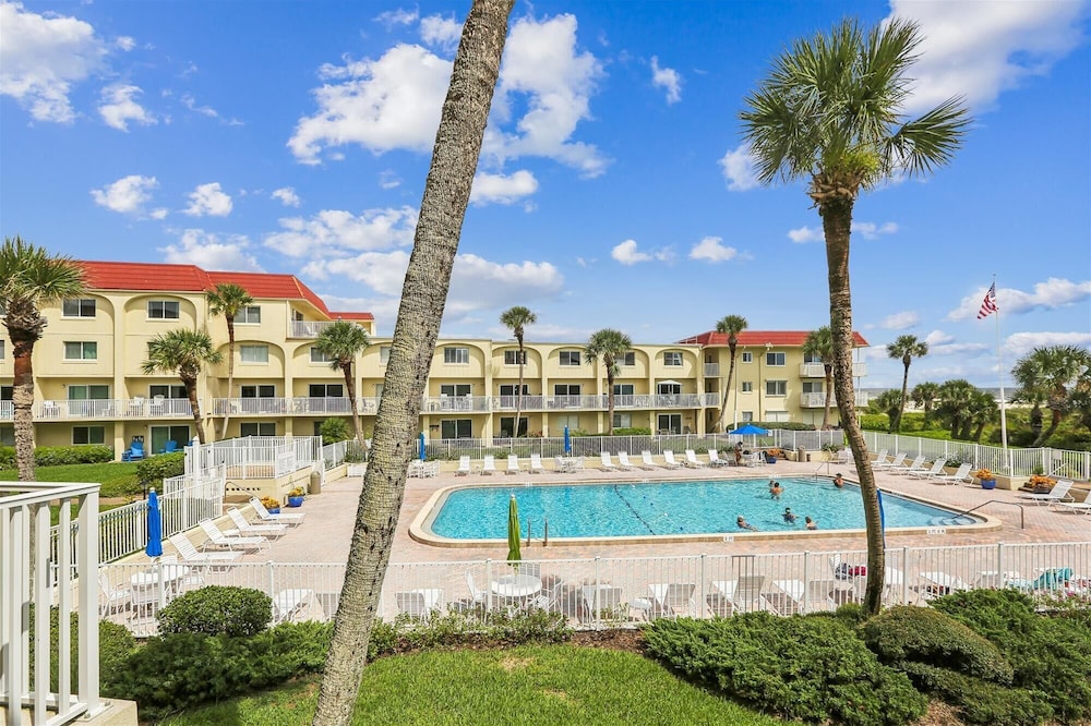Beachfront Epic Ocean Views Sleeps 6 New Rental