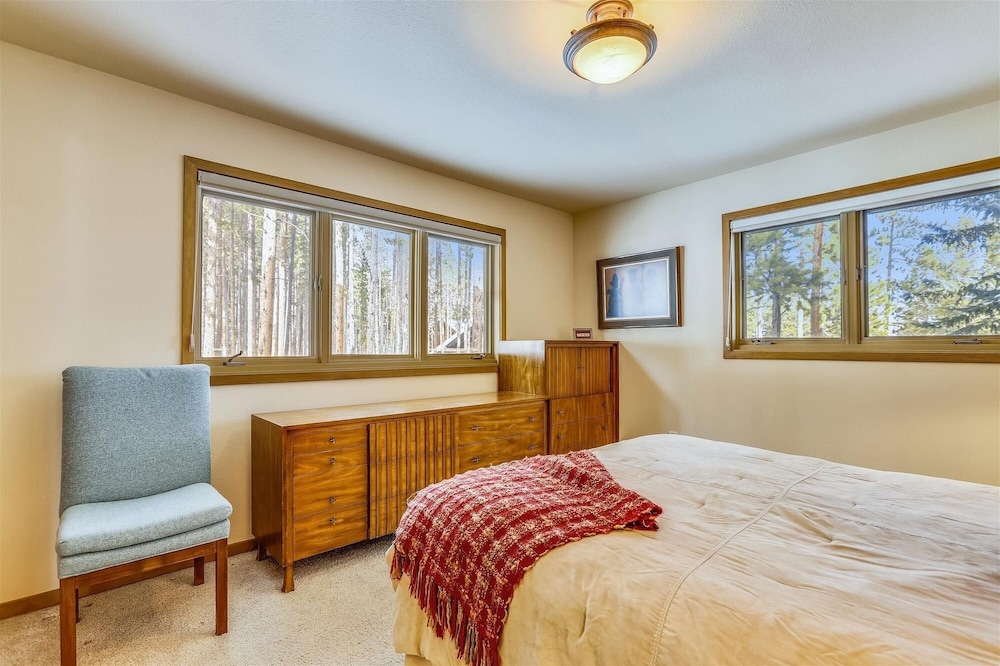The Duck House 5 Bedroom Home by RedAwning