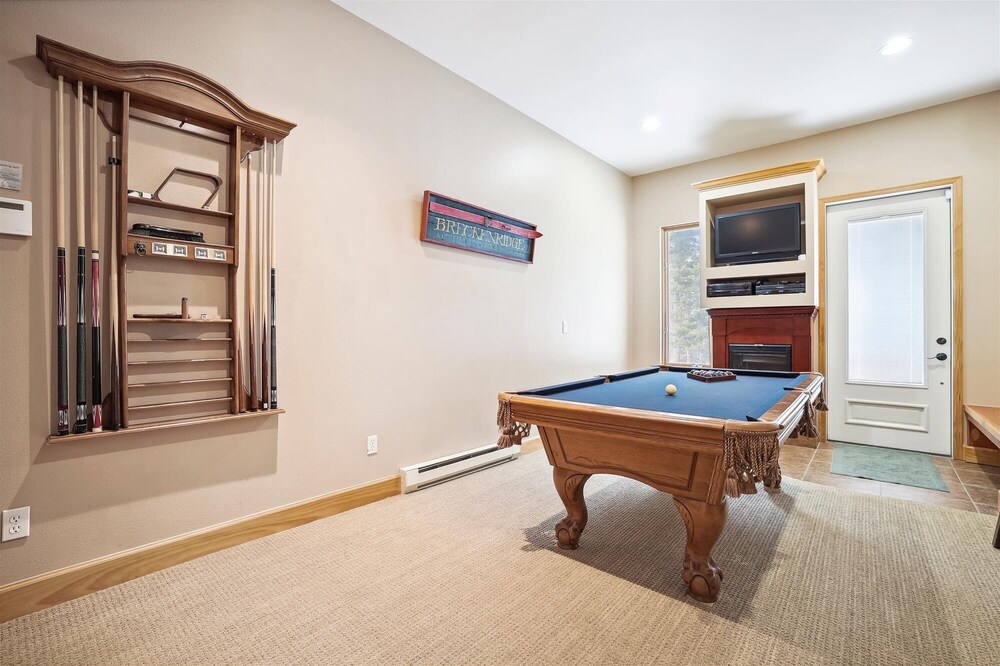 Timber Heights Lodge 3 Bedroom Home by RedAwning