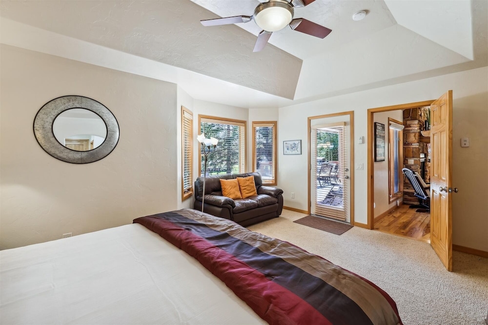 Legend Lake Lookout 4 Bedroom Home