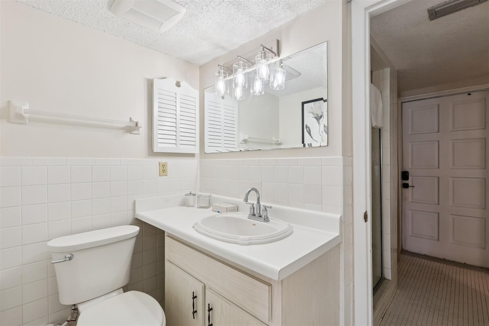 Oceanfront 3BR Condo: Gated, Breathtaking View
