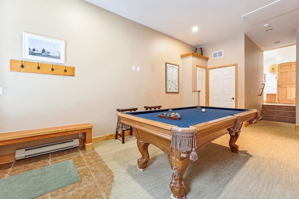 Timber Heights Lodge 3 Bedroom Home by RedAwning