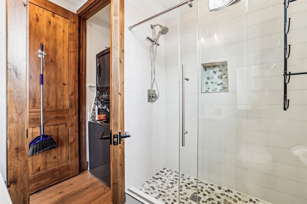 Decked Out Downtown 3 Bedroom Townhouse
