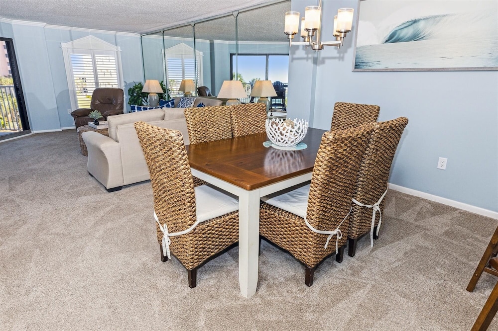 Inlet Reef 212 2 Bedroom Condo by RedAwning