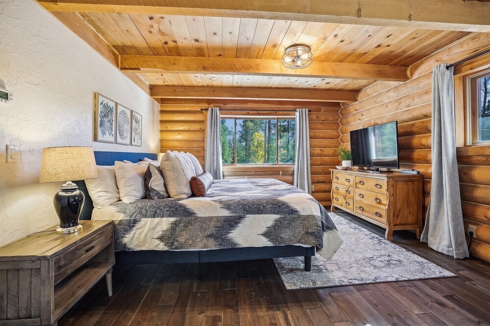 American Way Chalet 5 Bedroom Home
