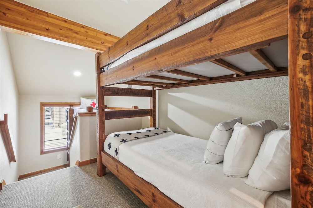 Cedars 24 3 Bedroom Duplex