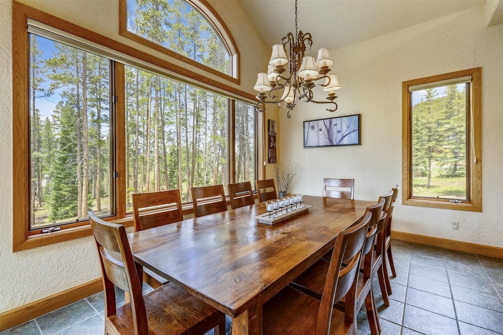 Evergreen Lodge