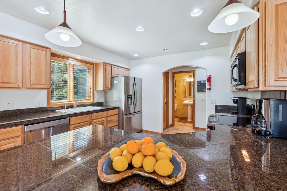 Legend Lake Lookout 4 Bedroom Home