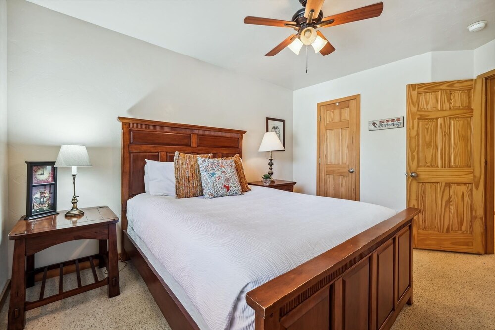 Legend Lake Lookout 4 Bedroom Home