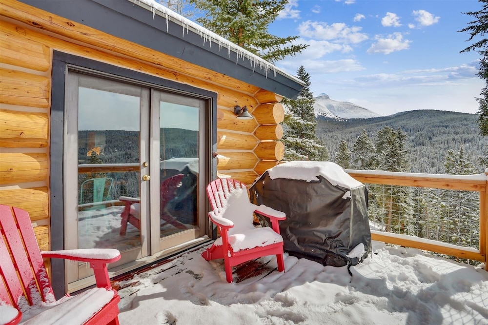 10 Southface 5 Bedroom Home by RedAwning