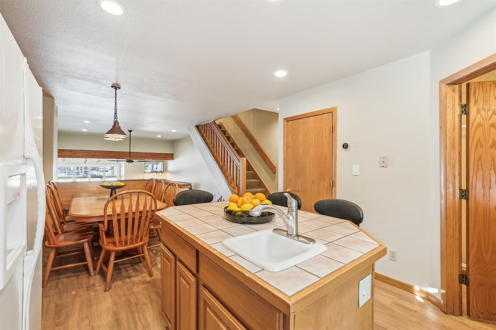 Cedars 24 3 Bedroom Duplex