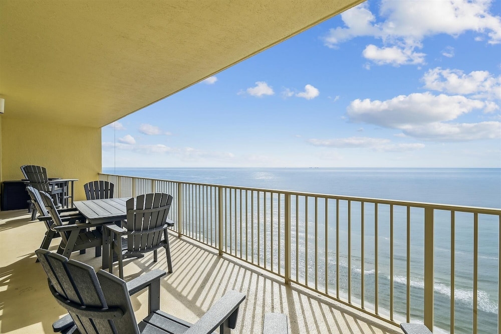 Gulf Crest 2005 - 2 Bedroom W/Fantastic View! Family Friendly! Sleeps 8 Condo by RedAwning view 4
