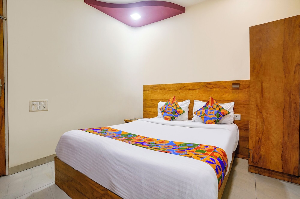 Fabhotel Mumbai Inn