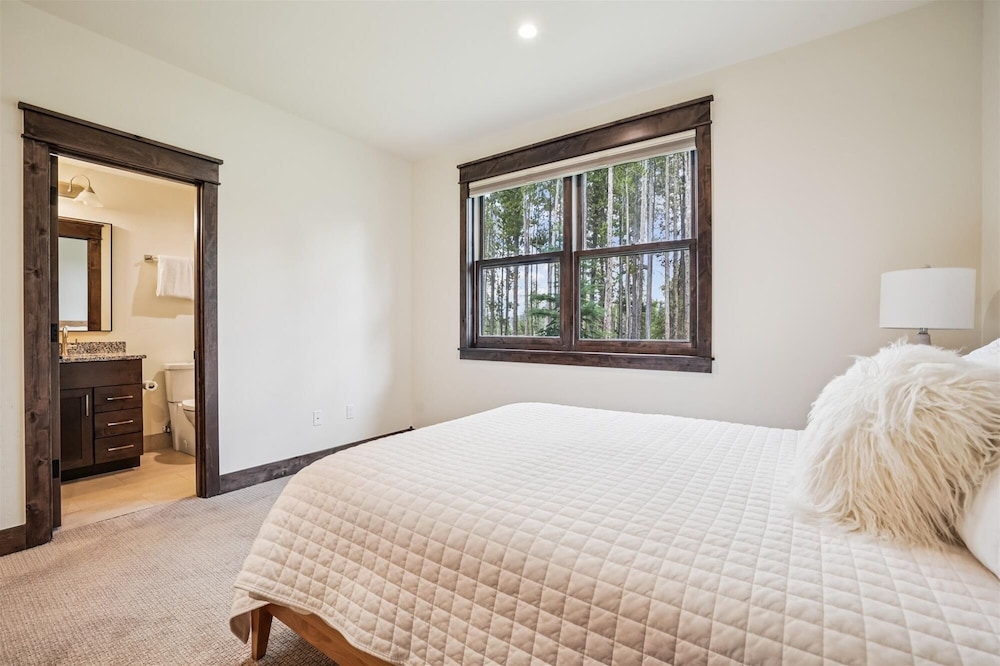 Breck Mountain Getaway 4 Bedroom Home