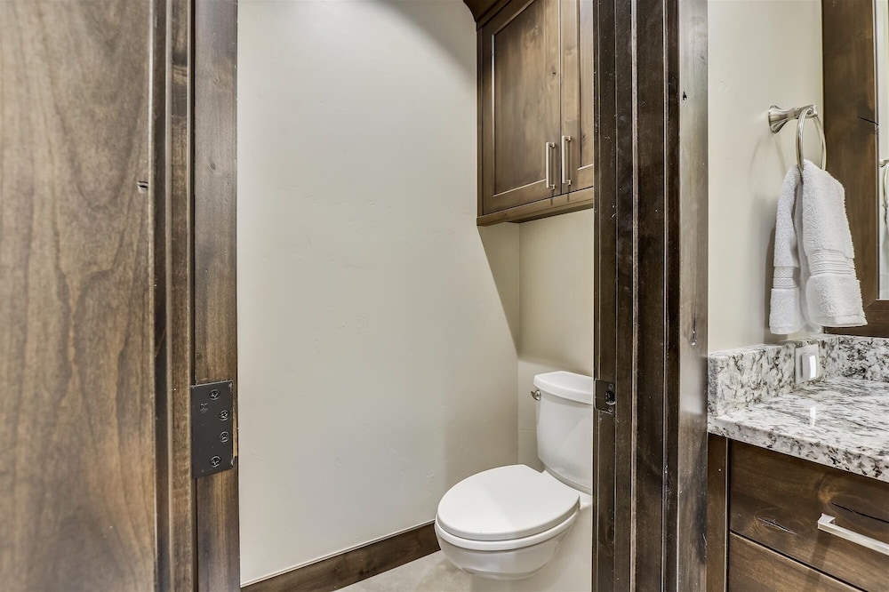 Barton Creek Vista 6 Bedroom Home