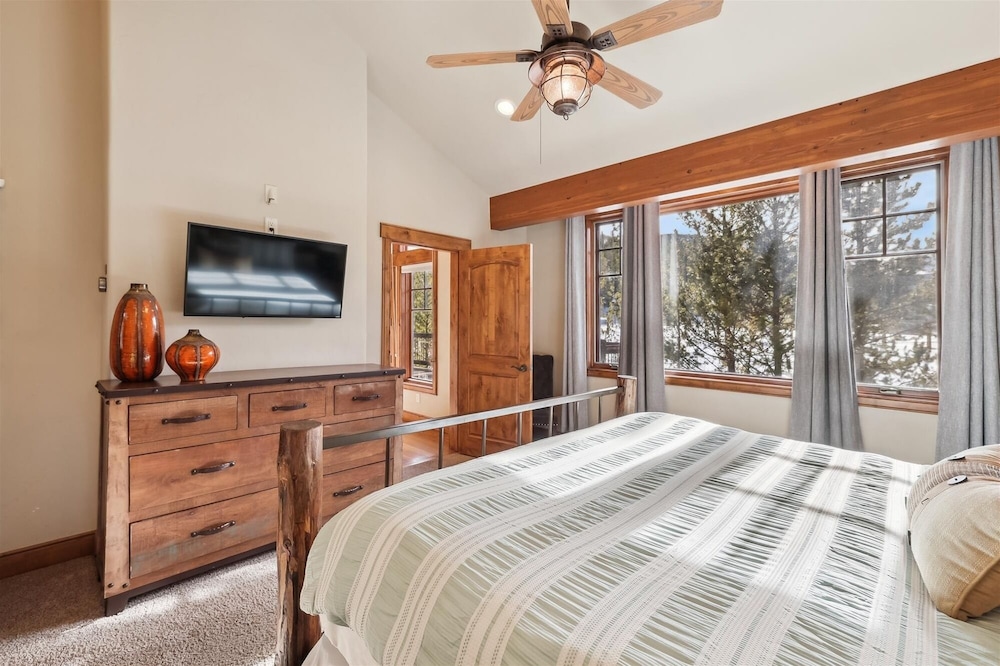 The Beaver Lodge At Breckenridge 4 Bedroom Home
