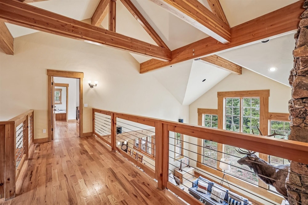 Little Bear Lodge 4 Bedroom Home