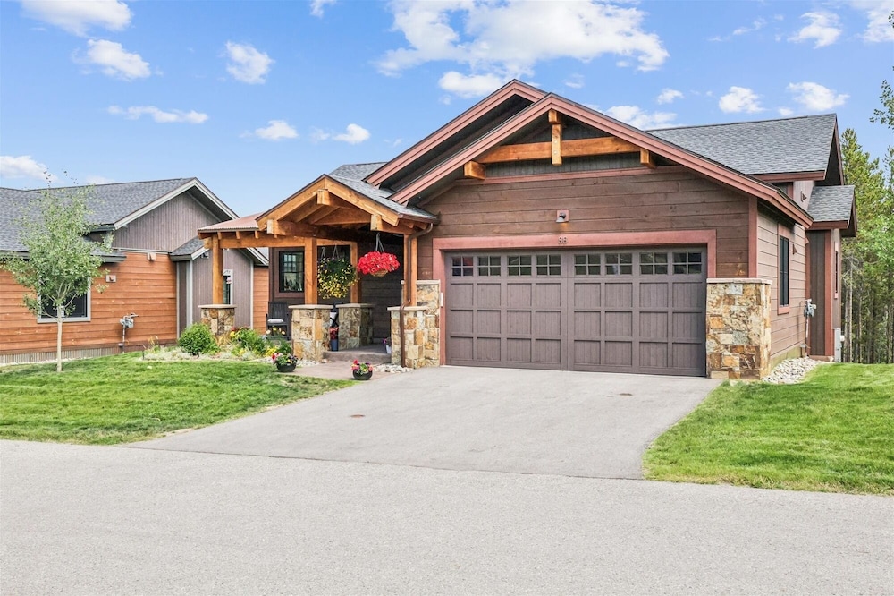 Breck Mountain Getaway 4 Bedroom Home