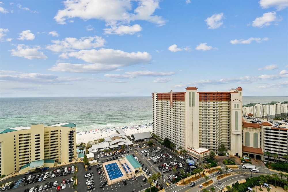 Laketown Wharf 2123 3 Bedroom Condo
