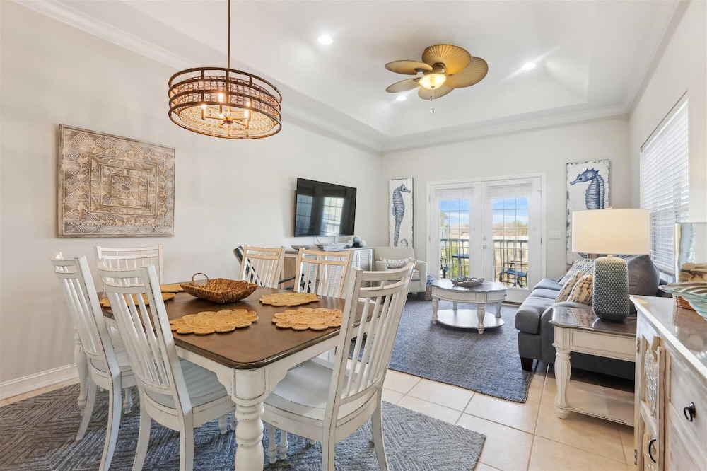 Beachside Bliss: 3BR Coastal Condo w/ Pools & Patio in St. Augustine
