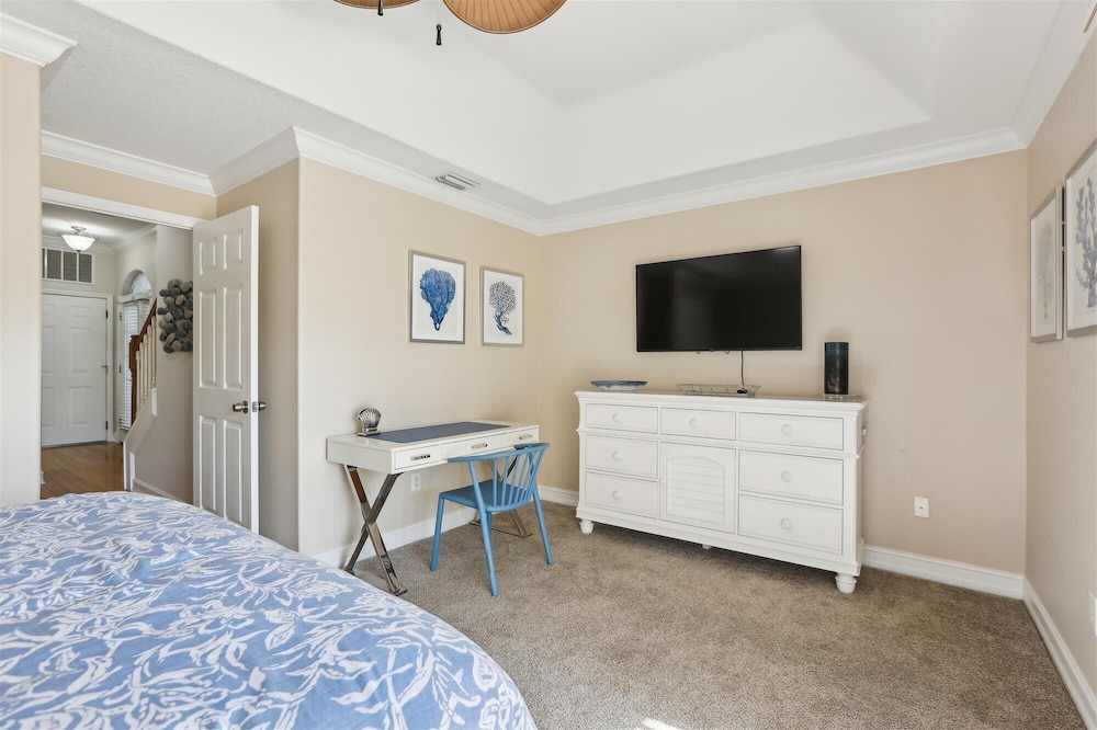Beachside Bliss: 3BR Coastal Condo w/ Pools & Patio in St. Augustine