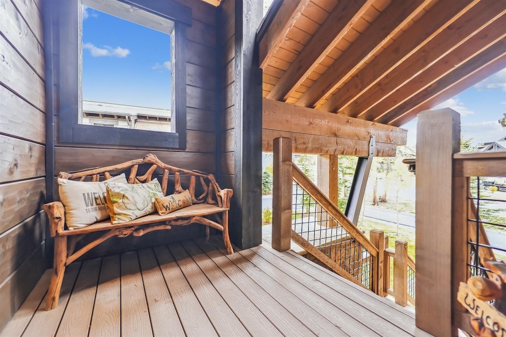 Highwoods At Shock Hill 4 Bedroom Townhouse by RedAwning