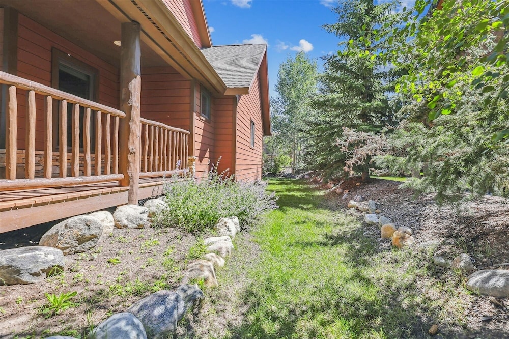 Legend Lake Lookout 4 Bedroom Home