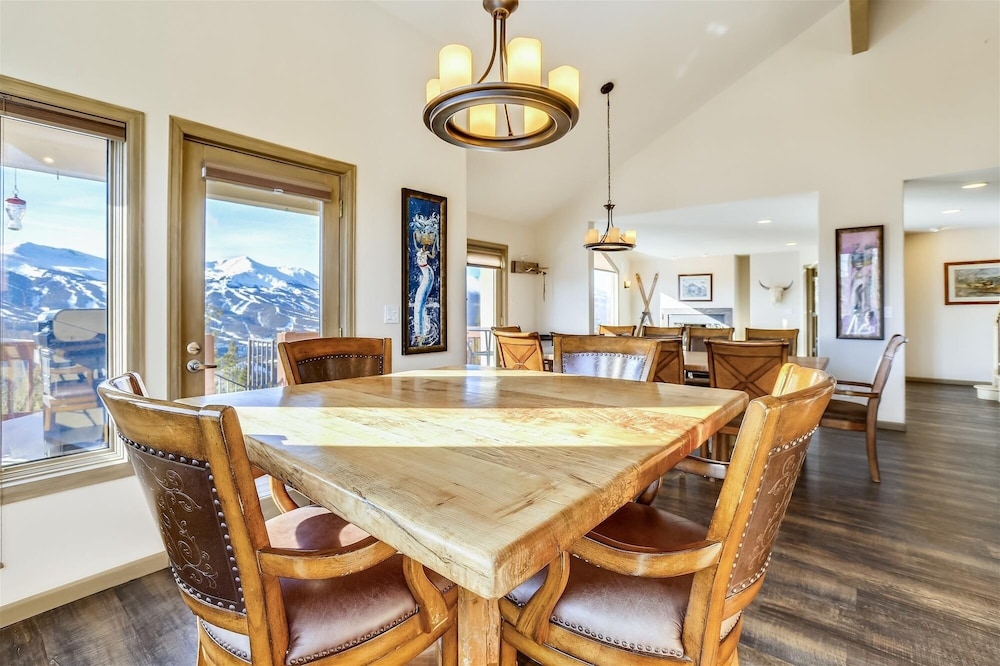 Charter Ridge 10 4 Bedroom Townhouse by RedAwning