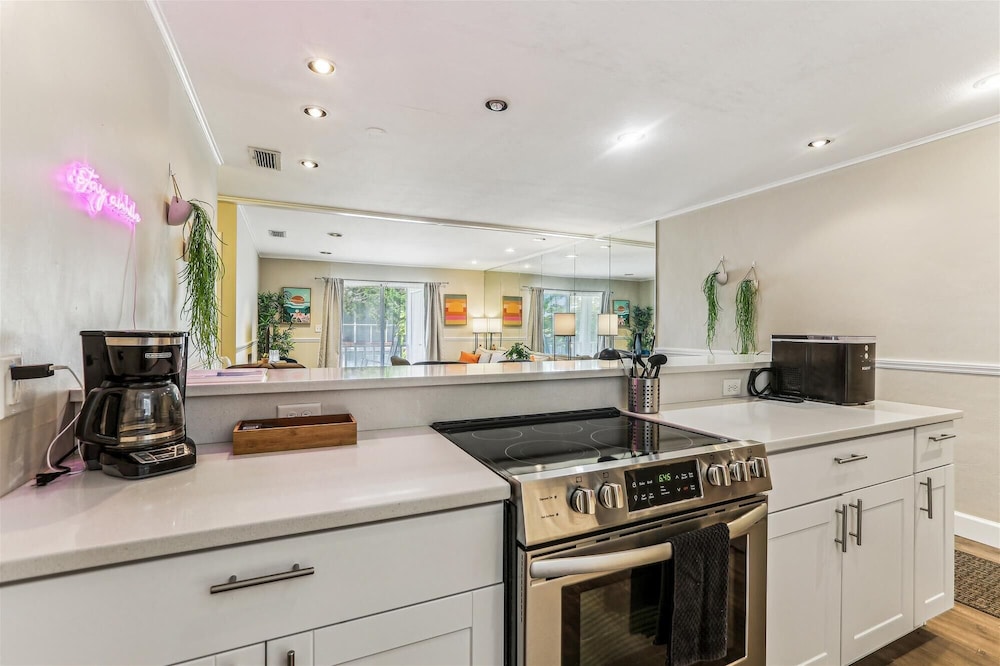 Charming St. Augustine Getaway Near Lighthouse & Historic District