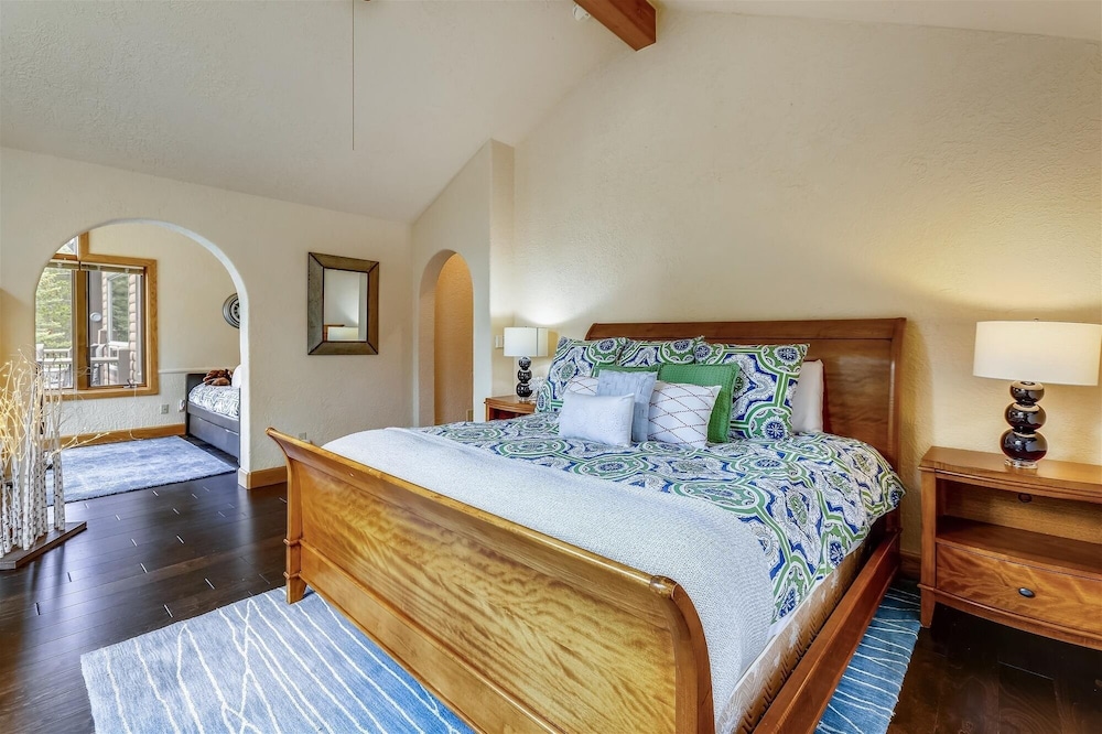 Evergreen Lodge