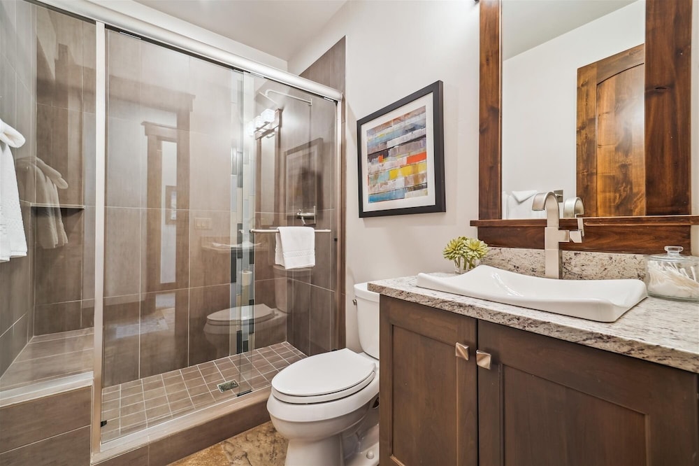 Highwoods At Shock Hill 4 Bedroom Townhouse by RedAwning