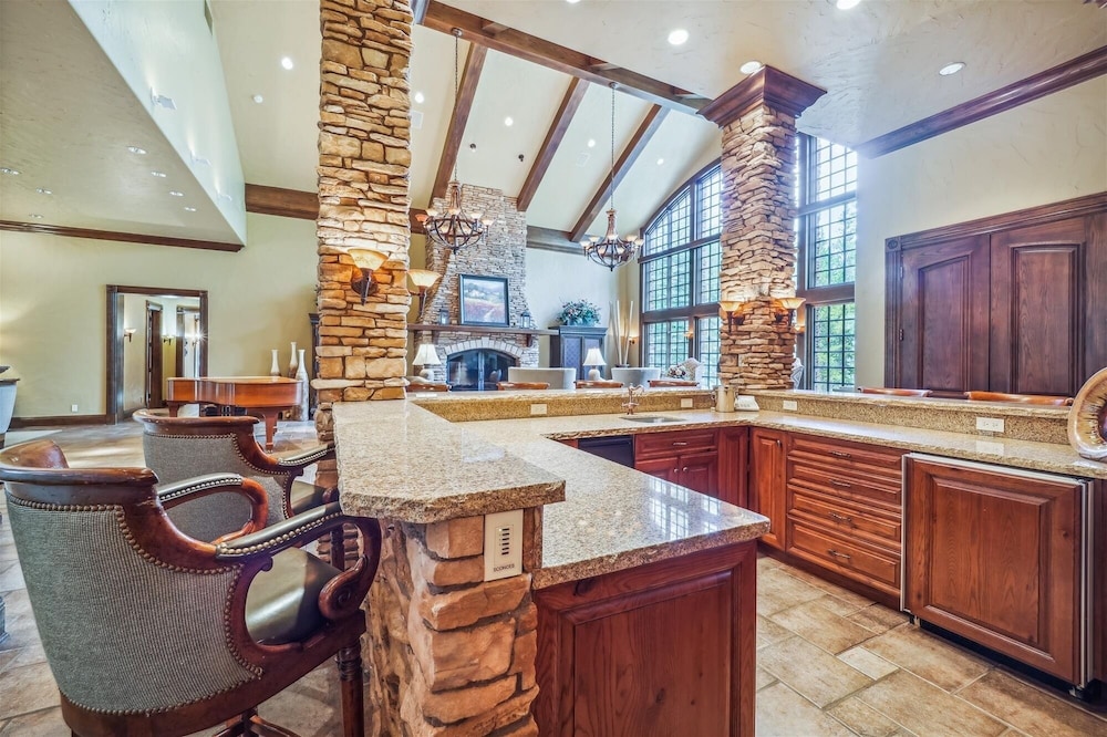 Gold King Retreat 6 Bedroom Home by RedAwning
